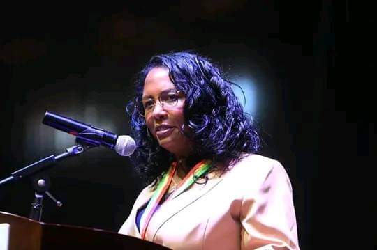 ኢትዮጵያ ጸንታ የቆመችው ሕይወታቸውን ሳይሰስቱ የሚሰጡላት ጀግኖች ልጆች ስላሏት ነው!!

ከንቲባ ወ/ሮ አዳነች አቤቤ