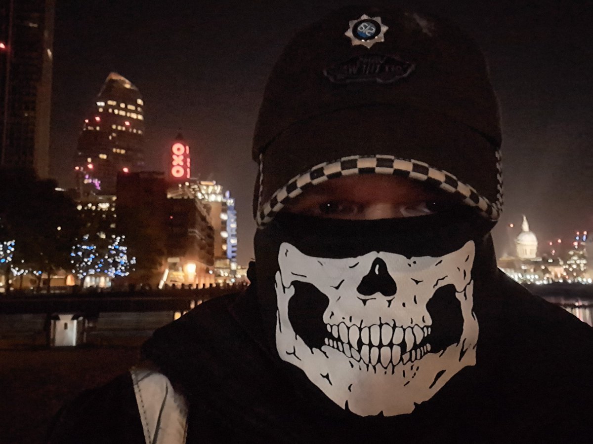 WORKING THE GRAVEYARD SHIFT GUARDING THE SOUTHBANK OF THE THAMES RIVER EARLY HALLOWEEN MORN...HAPPY HALLOWEEN Y'ALL MUAH HAH HAH HAH!
