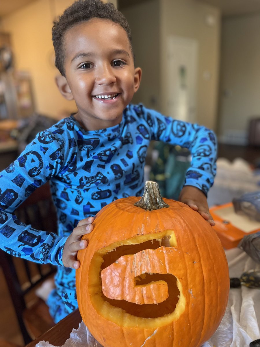 AmberBoo87's tweet image. It’s not Halloween without a @packers Jack-o-lantern 🎃 #Halloween #GoPackGo