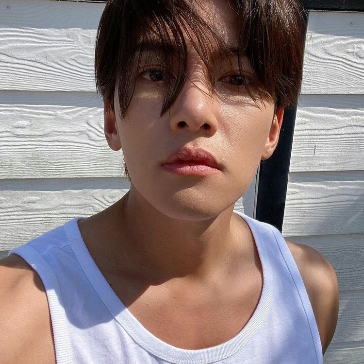 erzhaga's tweet image. ㅤ
Selamat pagi, siap untuk memulai hari? 
ㅤ