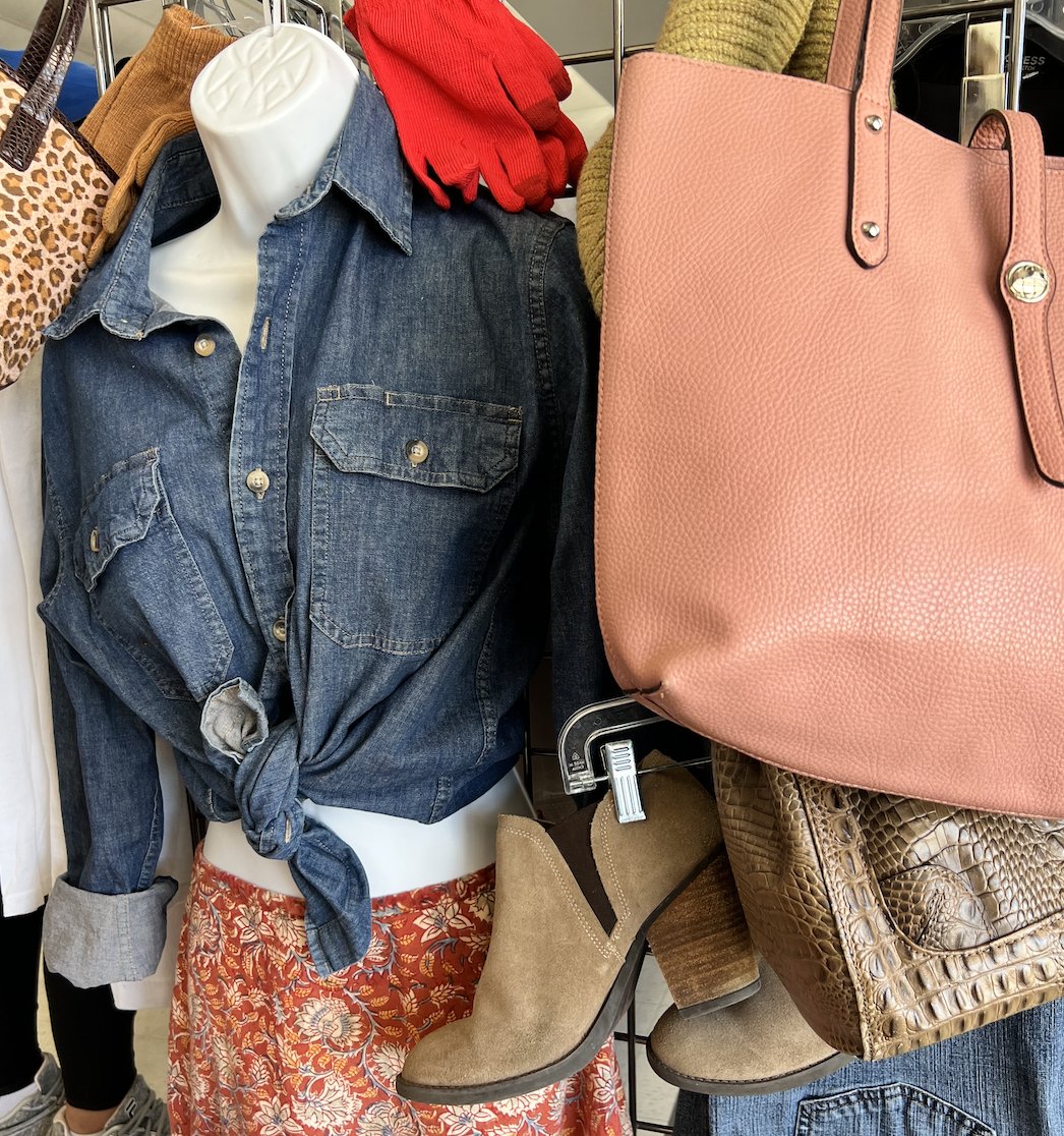 It's not a trick  🎃 — only a treat — SAVE 50% OFF today only (10/31/22) at Adelante Bargain Square! 🛍️ It's never too early to start your holiday #shopping!

📍19554 Hwy 314, Belen

#vintage #thriftstore #shoplocal #nmtrue #belennm #sale