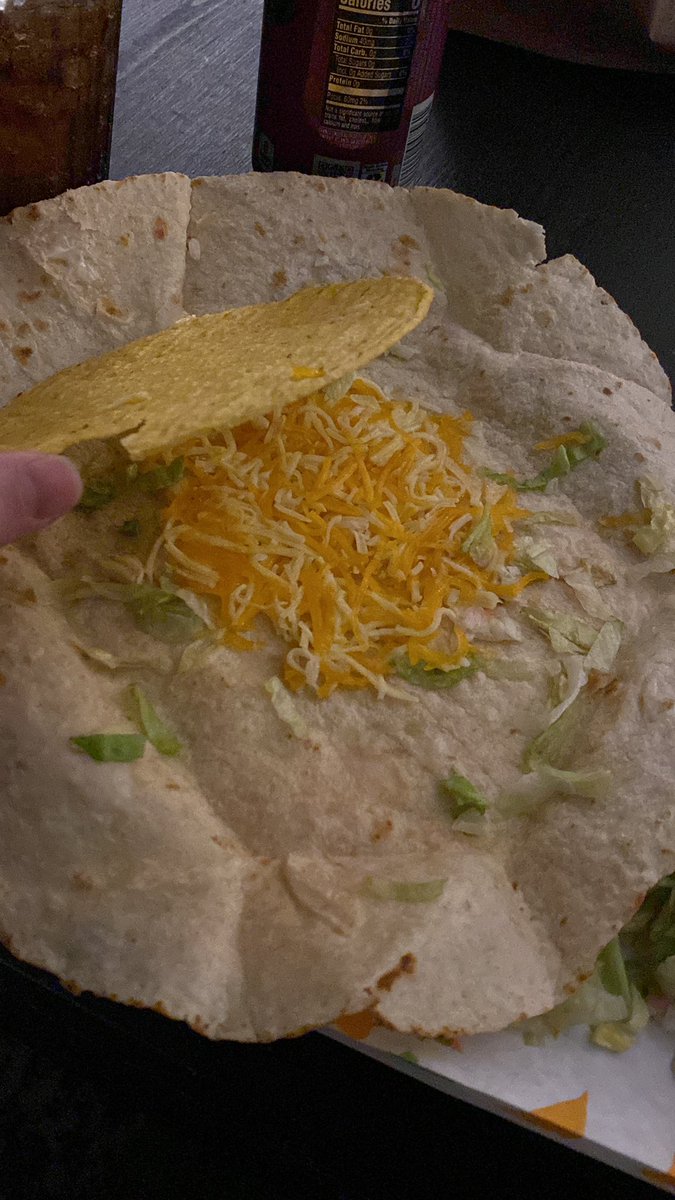 madnessginger13's tweet photo. Hey @tacobell why did I just get a crunchwrap with no meat 😂😂 I ordered it with no tomatoes, i’m so confused https://t.co/Gnp7wuRrKJ