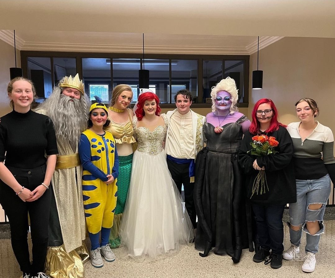 That's a wrap! Thank you to everyone who supported this fantastic show! And a huge thank you and goodbye to our seniors! Thank you for all the effort you've put into the club for the last four years!