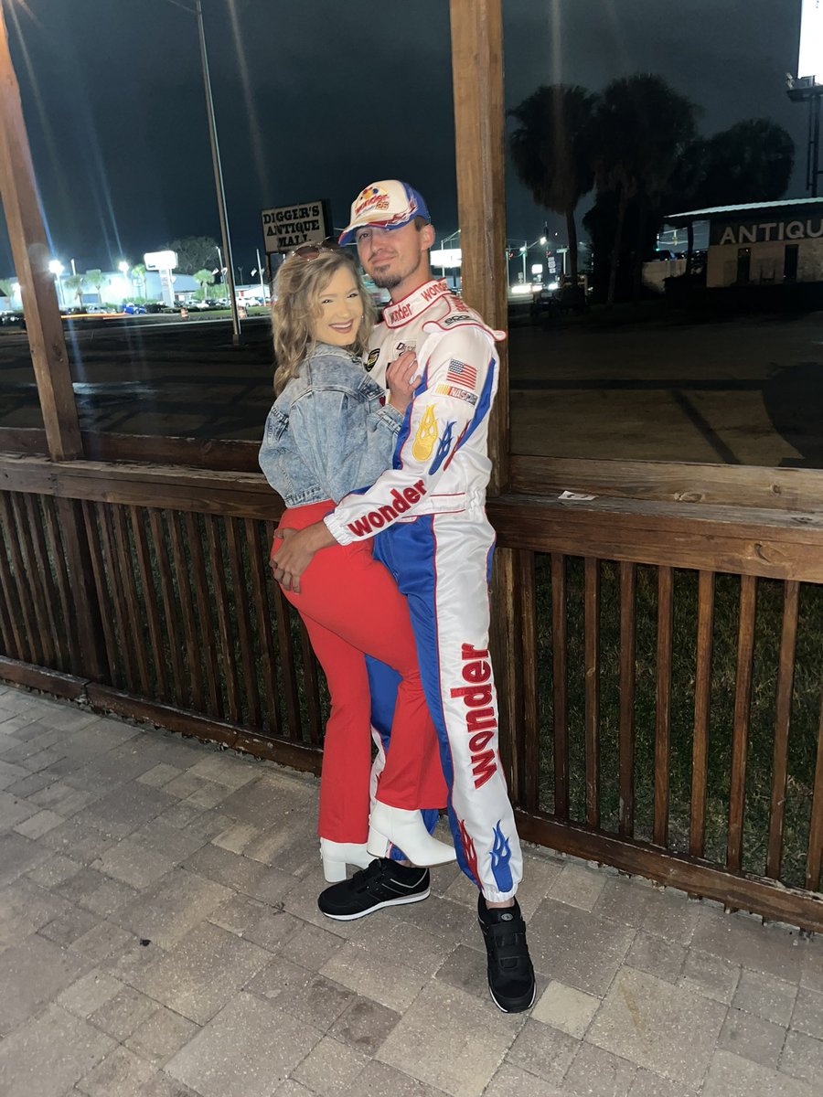 lanemunz's tweet photo. Shake &amp; bake, bby 🖤 https://t.co/8XJ91EtOGA