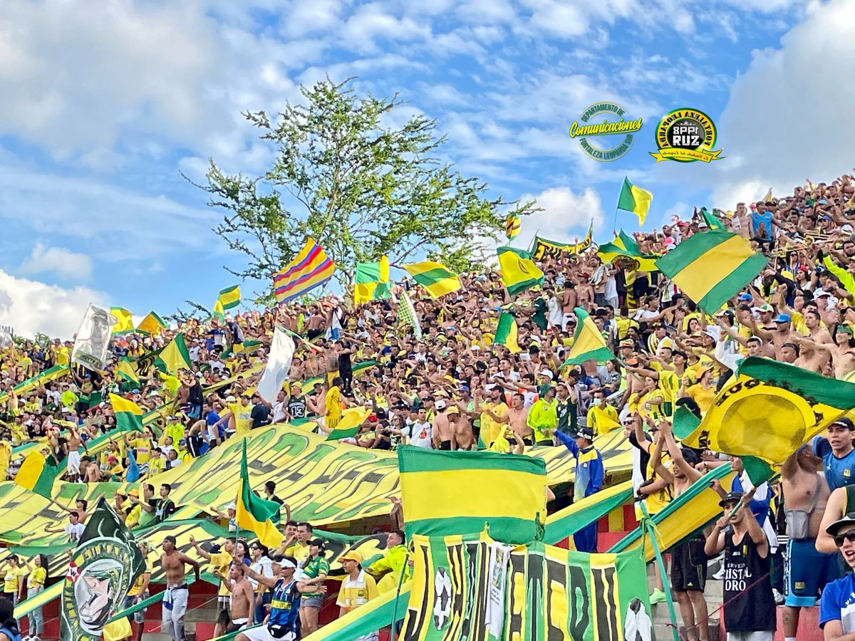 FLSurOficial's tweet photo. ¡AGUANTE COMO ESTA HINCHADA JAMÁS! https://t.co/IrPFgije2a