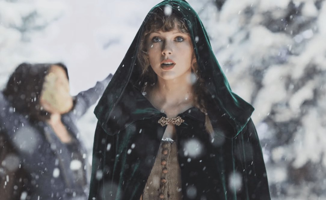 Круэлла на крыше 2021. Taylor swift willow. Taylor swift - evermore - 2020 [japan]. Swift willow. Тейлор свифт willow клип.