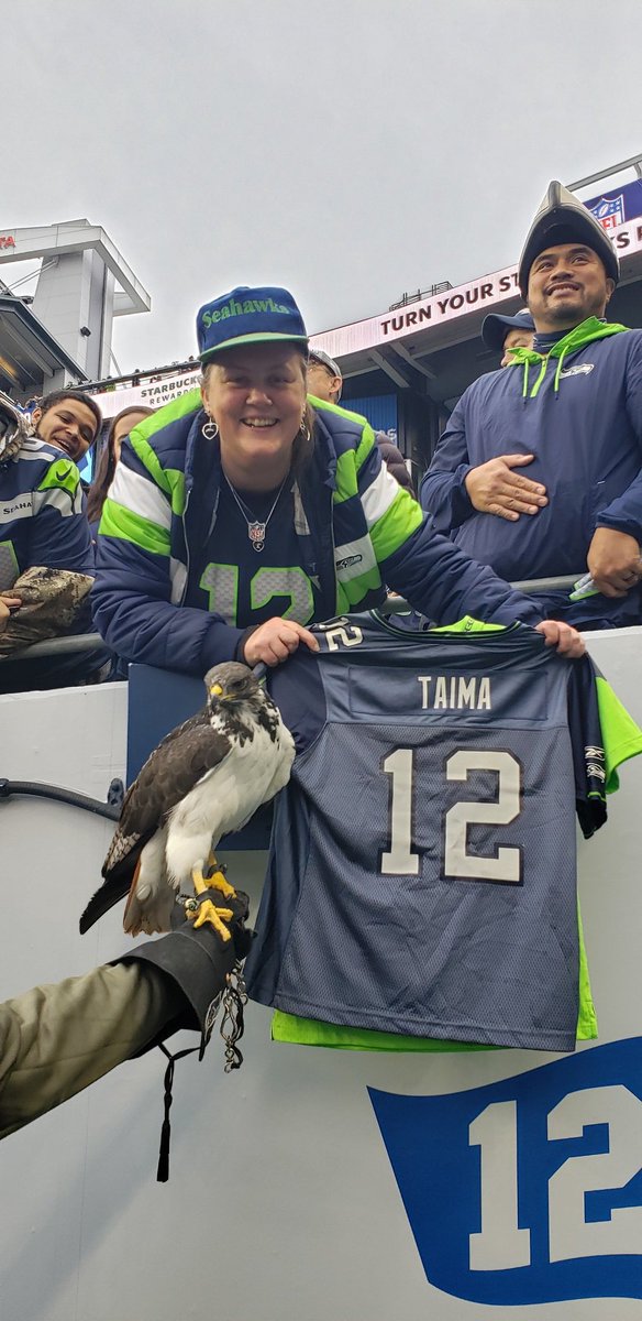 GerkTurk77's tweet photo. @Seahawks @TaimatheHawk Best day ever!  I've had this jersey since about 2005.  My first Seahawks jersey.  Today I finally got this shot and an autograph. https://t.co/R3bcllVYKn