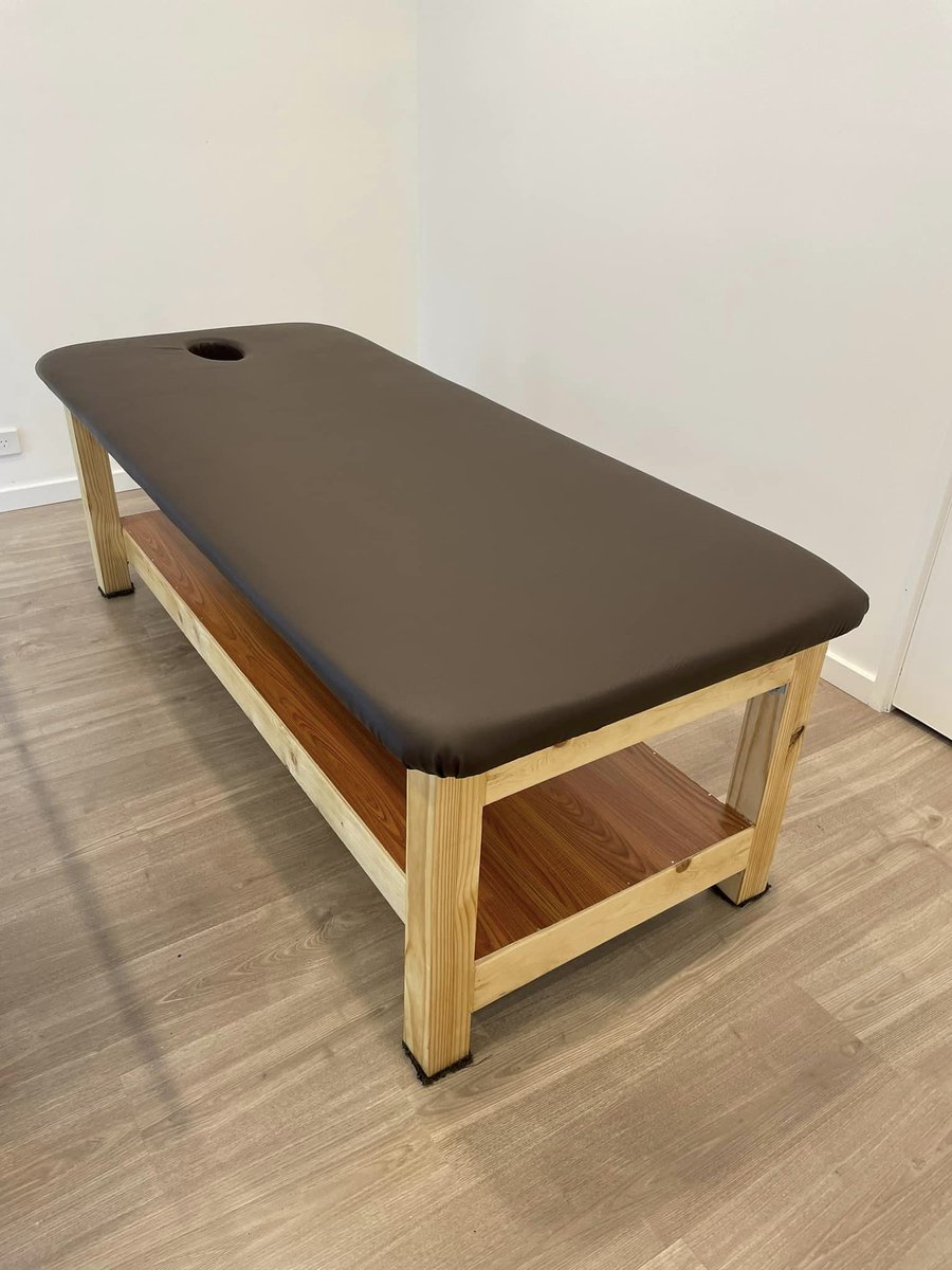 AUS_ultrastyle's tweet photo. Ultrastyle Custom Made Thai Massage Table
Base: Natural Pine gloss finish. Flat rack.
Top: Chocolate Brown.

Ultrastyle Massage And Salon Supplies
Reservoir, VIC 3073
☎️ +61 04500 17238
https://t.co/j0ATZyzd6c
Hashtag #Ultrastylemassage  #remedialmassage #Thaimassage #acupunture https://t.co/F4XmQSyAcs