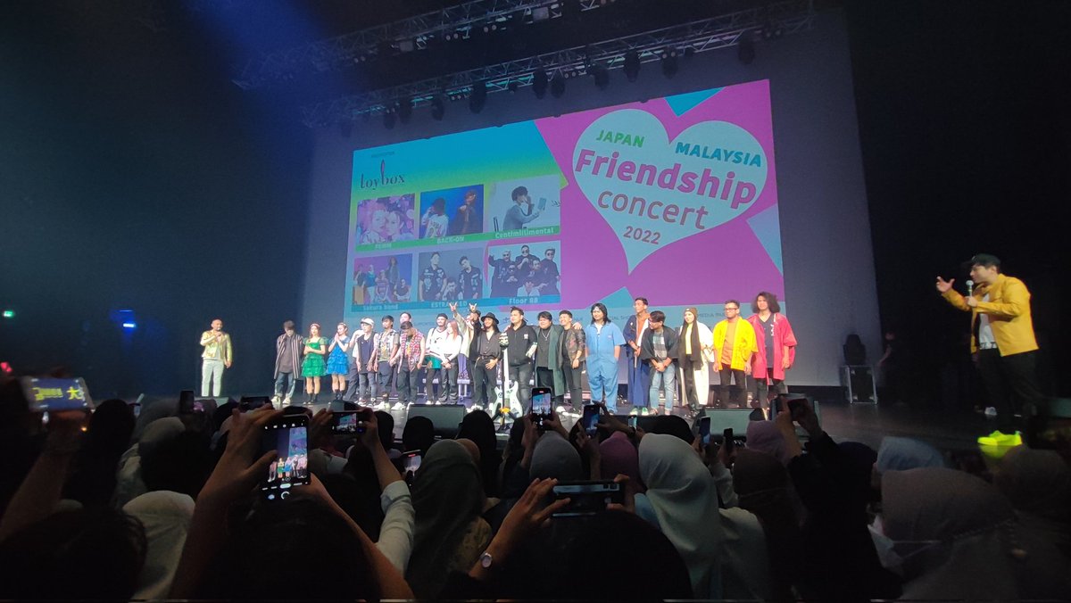 You guys rock!!! Setel sudah Japan-Malaysia Friendship Concert @ Zepp KL semalam!!!! 🔥🇲🇾🇯🇵
#JACE2022 #ZEPPKUALALUMPUR #GempakStarz #floor88 #estranged #sakuraband #centimilimental #FEMM #BACKON