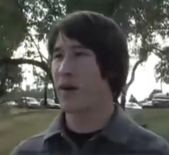 Cranky_Fenix's tweet photo. Mark in college:

The Markiplier fandom: https://t.co/Joa9927YJL