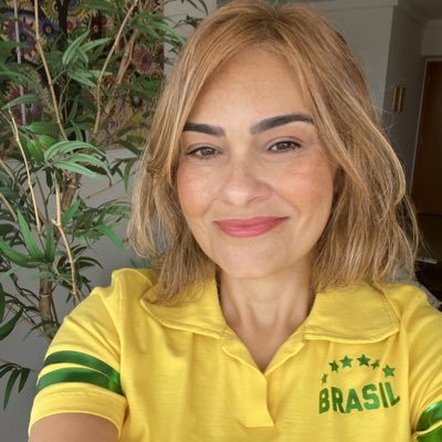 lucianagorayeb_'s tweet image. #NovaFotoDePerfil