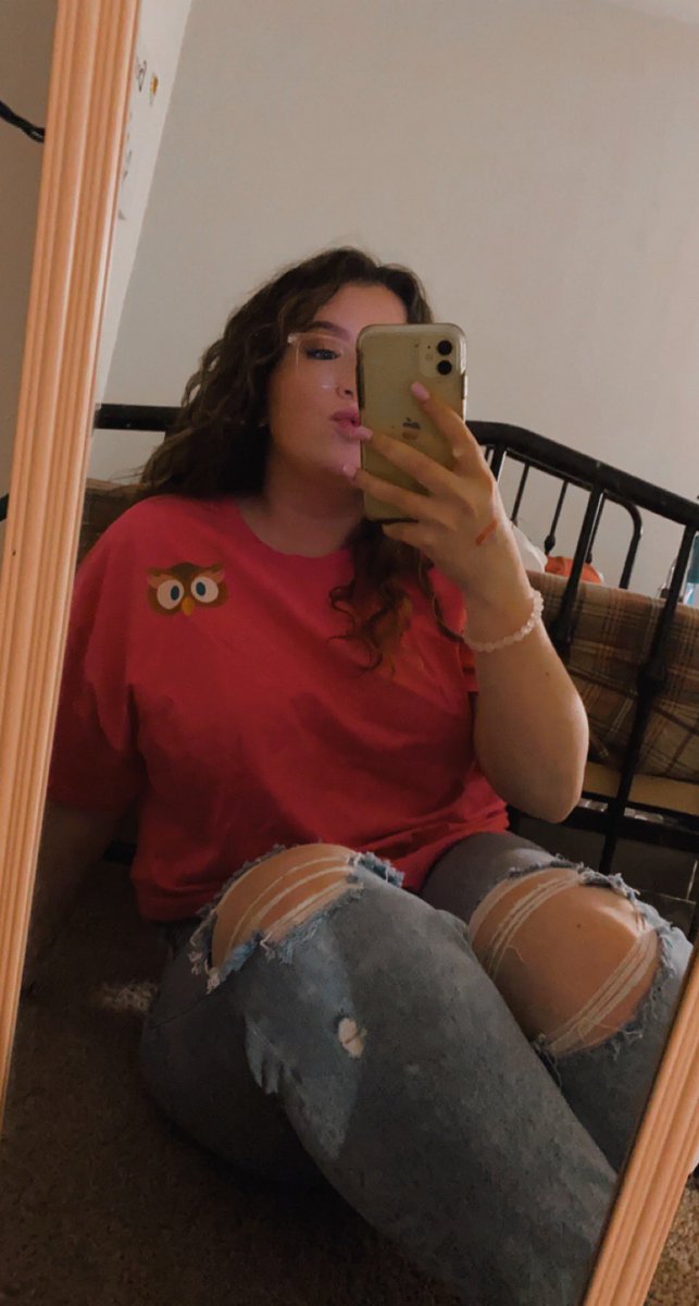 DaniDMCC's tweet image. couple of low quality pics to show off some high quality merch 🔥 🔥 you missed out if you didn’t get some! 🤎 

#TeamDuck 🦆 or #TeamOwl 🦉