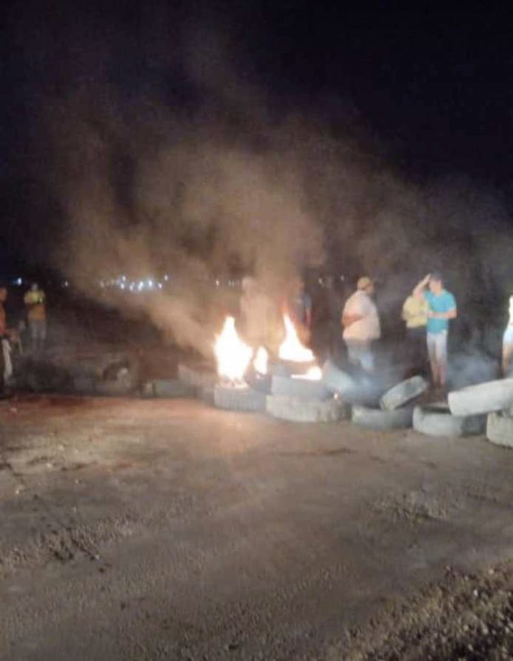 Eduardo_Bittar's tweet photo. Camioneros tomando el control y el liderazgo de la protesta. 

Cierran carreteras y autopistas de #Brasil. Dicen que no quieren perder su país, sus trabajos y sus bienes por cuenta del comunismo. https://t.co/vGDw6tSBt3