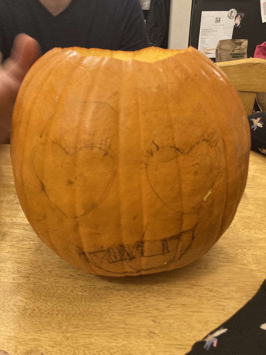 cjdevrieswrites's tweet image. Pumpkin carving thoughts from a 4 year old.

Dad! You stabbed her with a sword!

See her eyes, they’re filled with blood and tears.

Her beautiful face!! 😞 

She’s DEAD!?

She’s very pretty, but also sad.

Meet Rosie Posie Pumpkin: