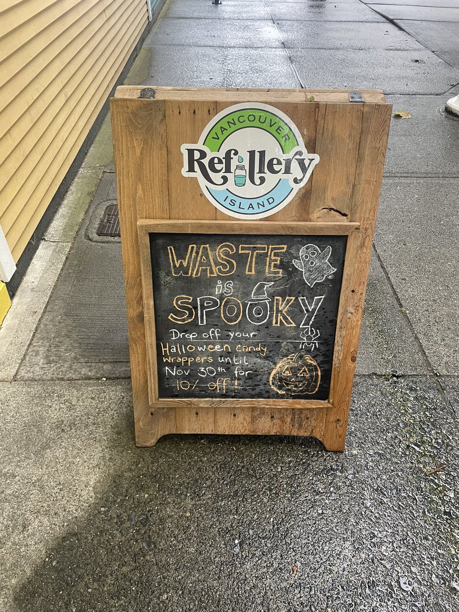 NanaimoLocal's tweet photo. Check it out, Vancouver Island Refillery is collecting Halloween candy wrappers for recycling and giving 10% off in return! #CandyWrappers #TrickOrTrash #Halloween #FlexiblePlastic #Recycling https://t.co/EobGPoExv1
