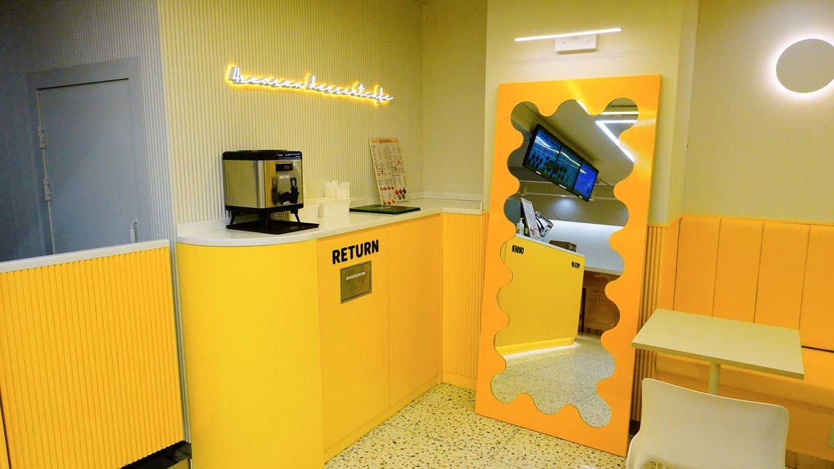 皆さん、お久しぶりにお知らせがあります。

大阪道頓堀カフェビンゴが10月28日にオープンしました。
かき氷/焼き芋/ワッフル/ドリンクなど多様に販売しております。

たくさんの方にお越しいただき、お楽しみください。

#カフェビンゴ#カフェ#CAFE#道頓堀#大阪#osaka#グルメ#ワッフル#焼き芋