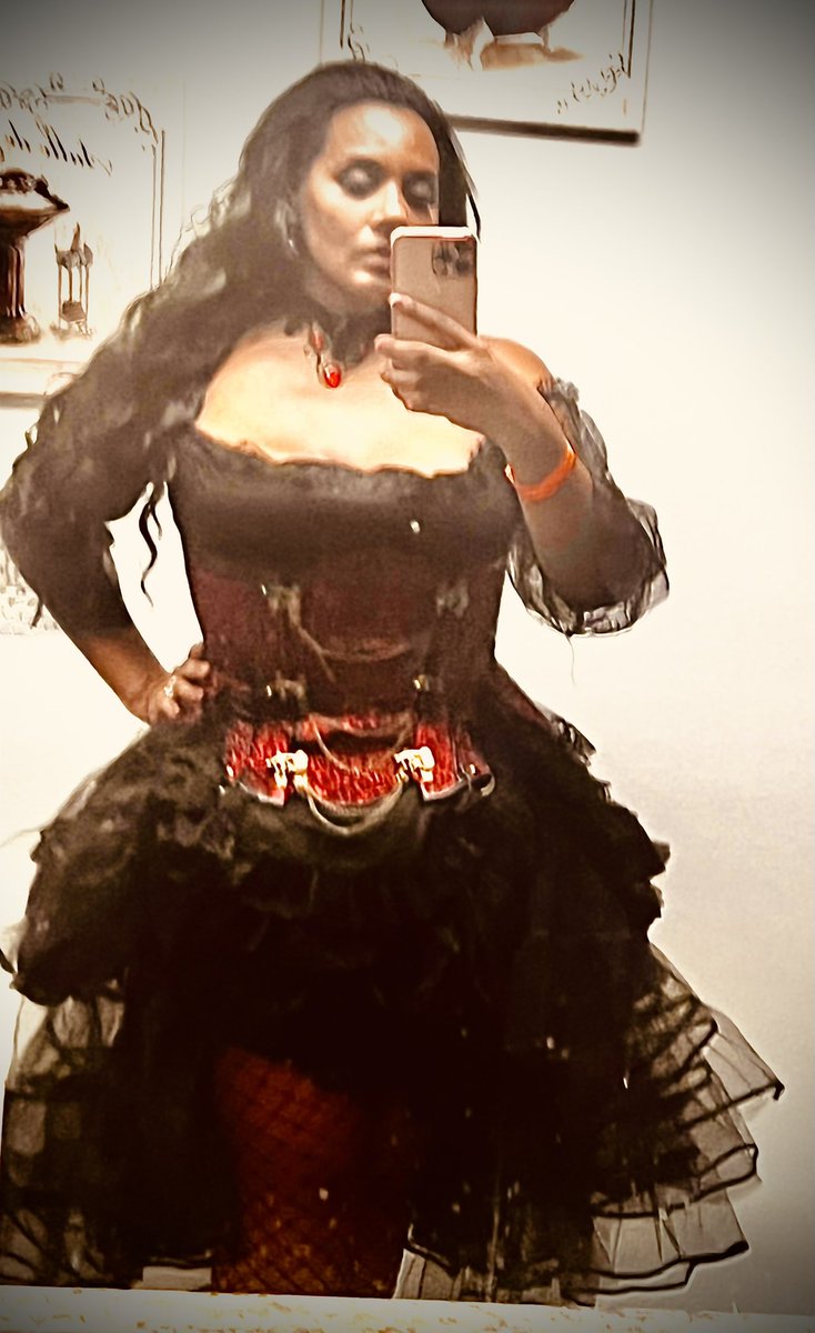 cryptoflirtVIP's tweet image. Steampunk Fashion in the house!!