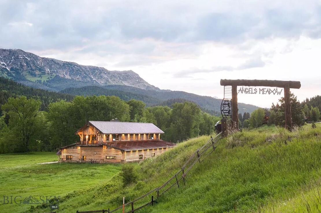 ColtonDaviis's tweet photo. @BrielleArisNC1 @SRollinsNC1 @AngelKostan @RosangelaNC1 @AngelsLilMan @LexiPoppetNC1 @KaneKarlsonRP there* This place I am taking you to is something to see. It was all built by one of the owners. You are going to love this. *As we drive through Angel's Meadow, I watch as she smiles* What do you think? https://t.co/3HN43VKnNC