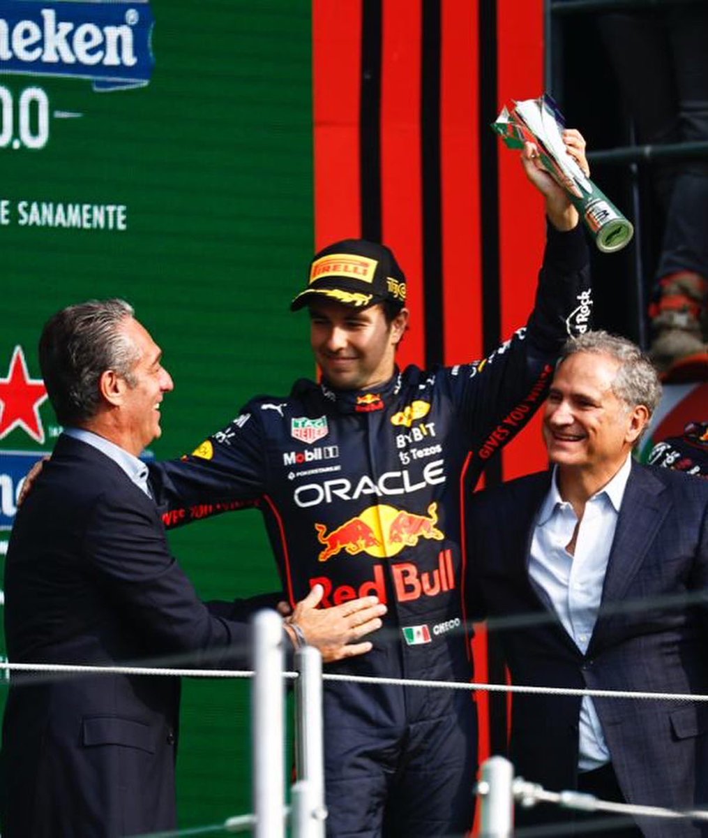 Gracias por toda su entrega, son la mejor afición del mundo. 
Me dieron su 1000 % en cada vuelta y les di lo mismo en la pista. 
Me con todo su cariño y sigamos viviendo momentos inolvidables en nuestro país. 

¡Gracias!, nos vemos en 2024 y lo volveremos a intentar 💪 #MexicoGP