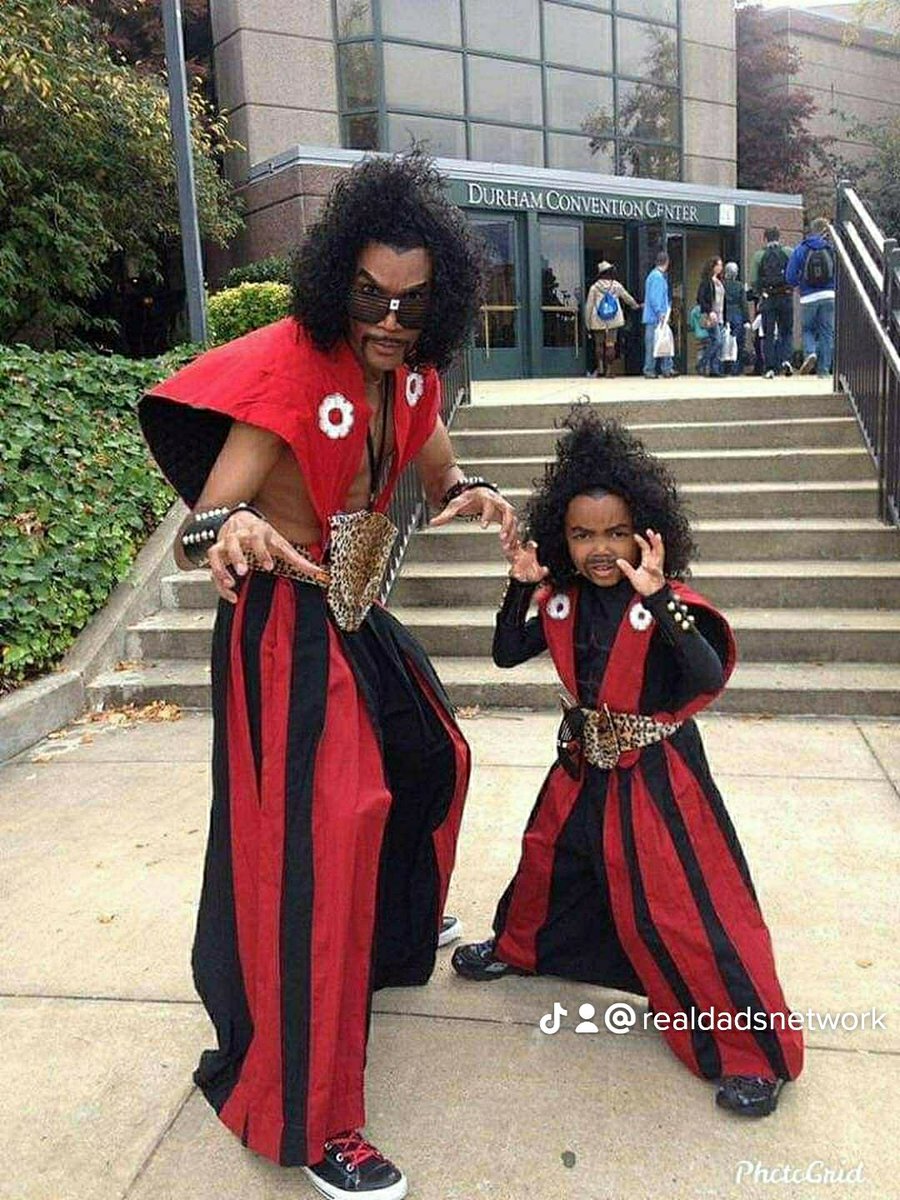 RealDadsNetwork's tweet photo. Happy Halloween 🎃
Here's another great Halloween costume idea Dad 🎃 exclusively from Halloween Spirit & Real Dads Network "The ShoGun Of Harlem" costume... #realdadsnetwork https://t.co/ZD99FrNODz
