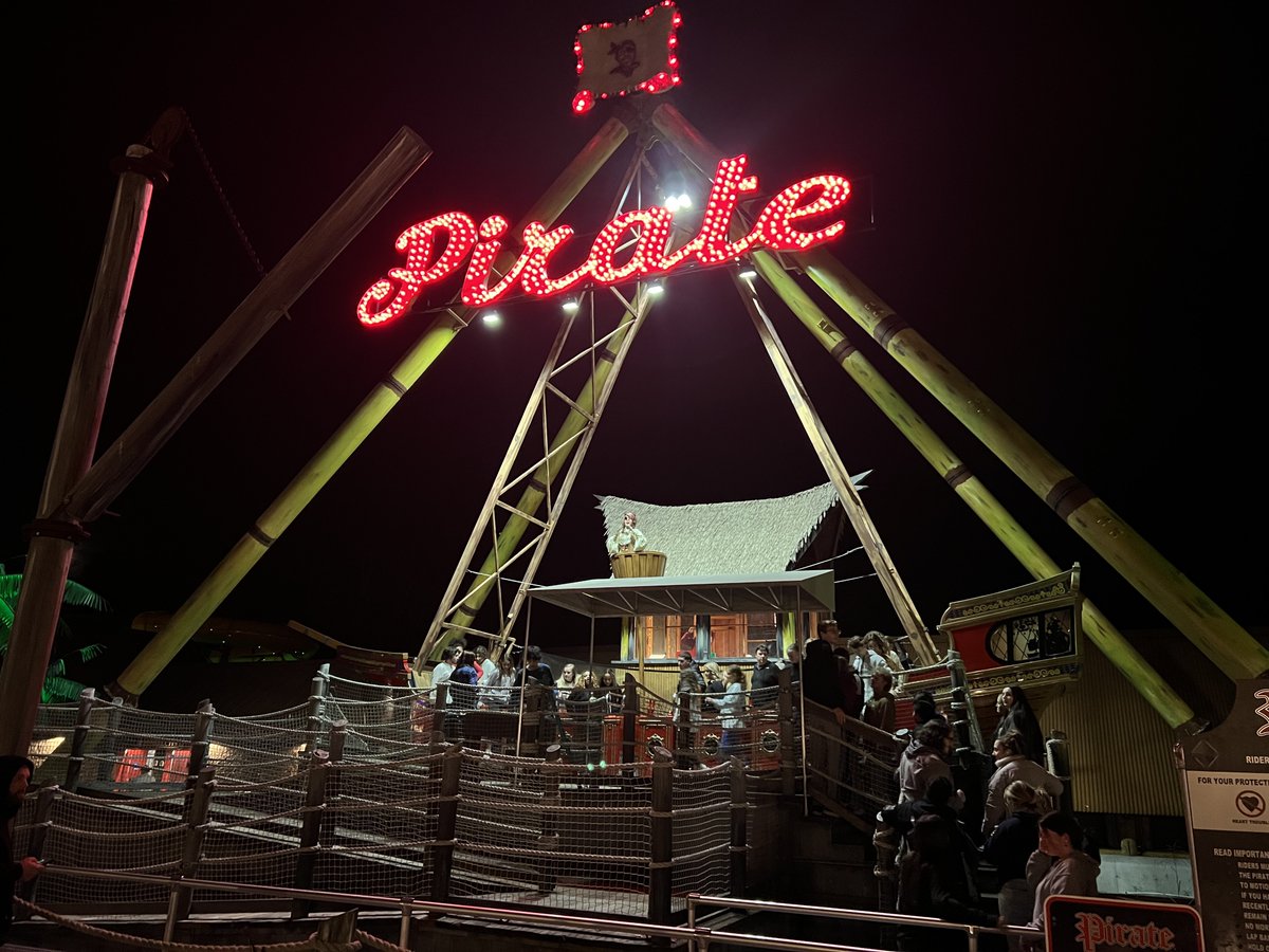 CardiacDrop's tweet photo. #Screeemfest at Canobie. https://t.co/Knod4r0fvG