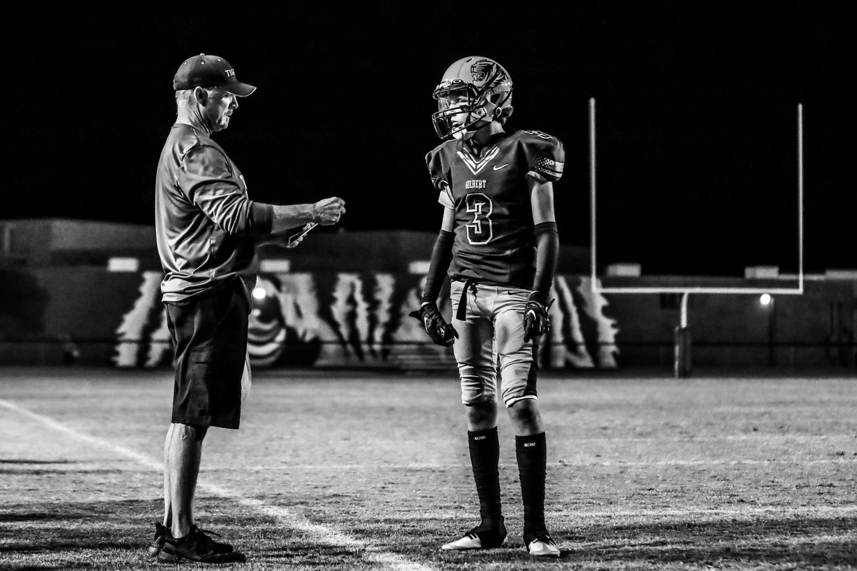 LansdenRc's tweet photo. Love capturing sideline coaching moments 🖤 Thanks Coach LaValle for being a great coach! https://t.co/ETBks6PKBV