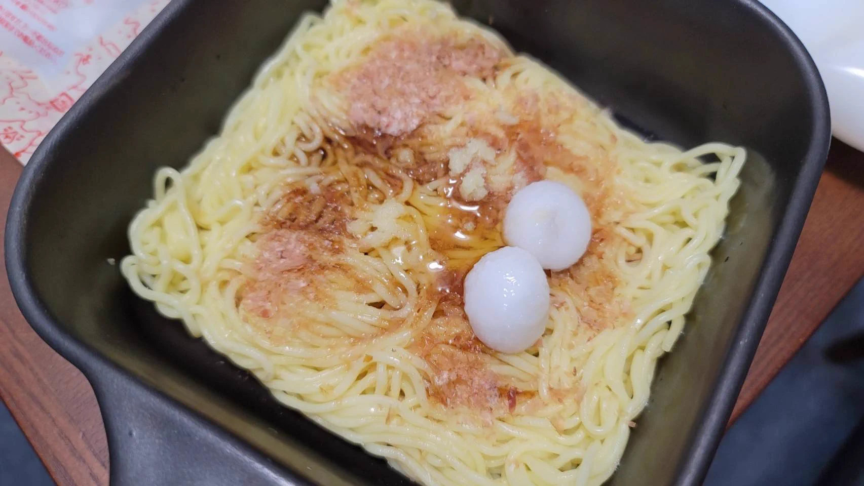 火を使う必要がなくて、すごくお手軽！料理をする気力がないときでも作れそうな「油そば」のレシピ！