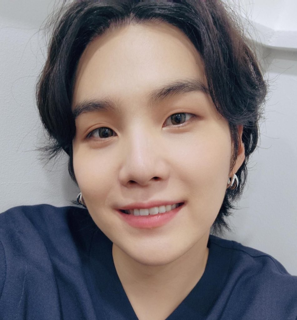missing yoongi so much :(