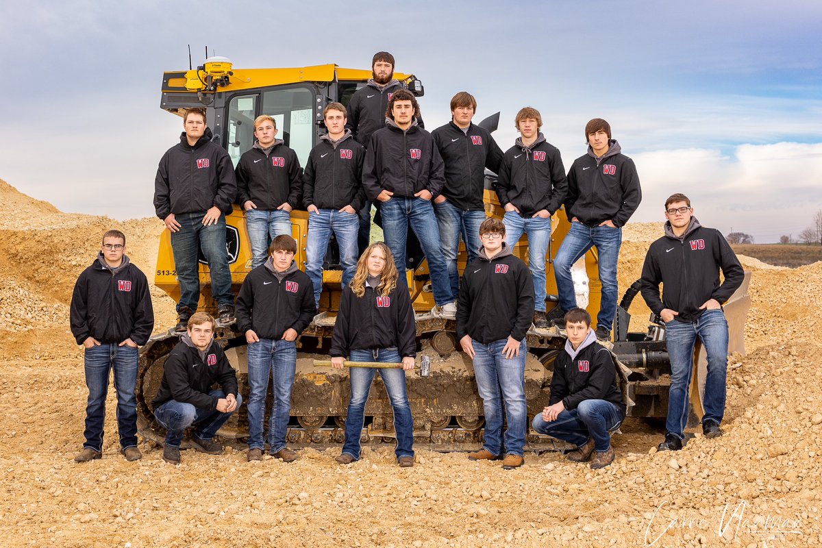 We’re very proud to represent the WD community. We have been inspired by the other TEAMS with multiple state appearances/championships and are also motivated by the tradition before us. We r grateful for the opportunity to compete/wrestle.
#readytowork🔨 #outworkingthecompetition