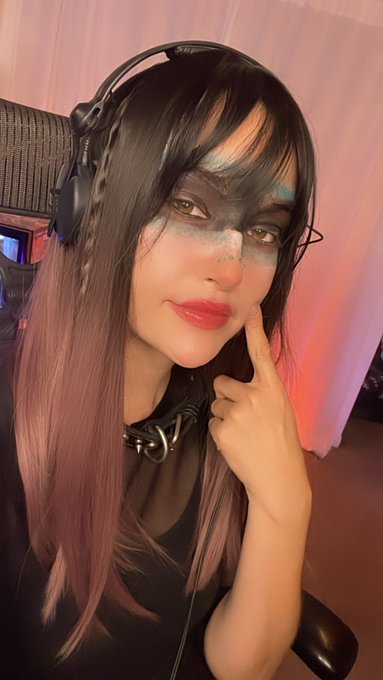If Pris was an e-girl https://t.co/HX9gKgHGSq
