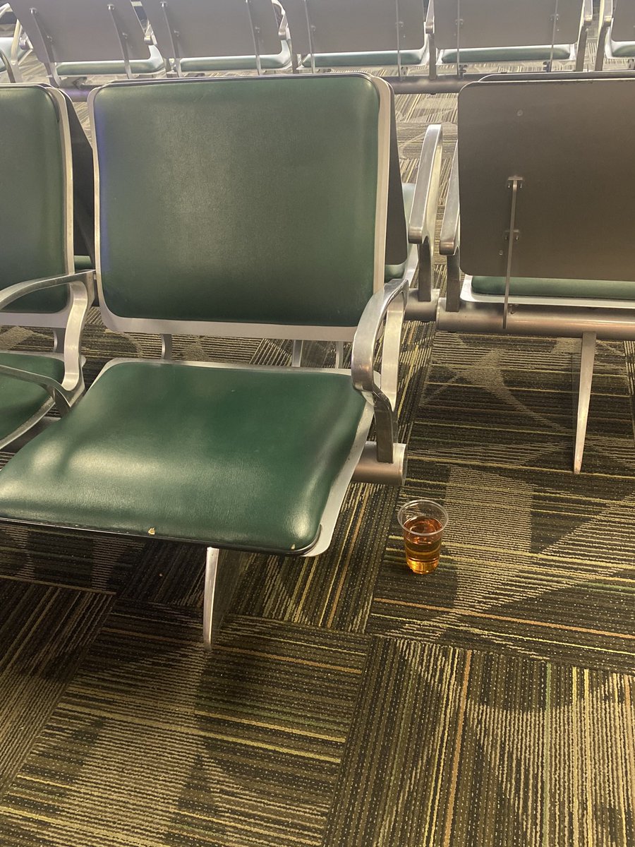 VanamSage's tweet photo. Had a great conversation with a new friend waiting on a late flight. I showed her some of my work. She liked this one so I promised to post it. No title yet. @theamoncarter @mainstreetarts @FWPublicArt @FWArtsCouncil @ArtToothFW @FWCAC https://t.co/RZMG4EtN6W