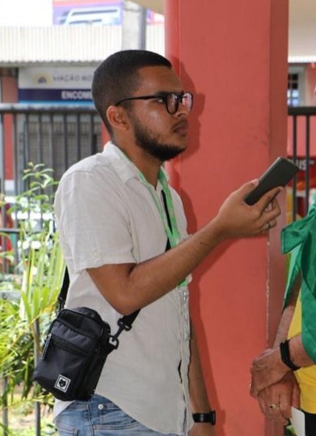 oguilhermejoao's tweet photo. 00h03 e finalizando agora meu dia de eleições, comecei 08h20.
Foram 17 boletins e 23 participações com resultados nos locais de votação. E mais 1h30 de estúdio.
Tô feliz! É um trabalho GIGANTE cobrir eleições, mas é o que mais gosto de fazer.
Agora é #partiudormir https://t.co/Fw3c4nSl50