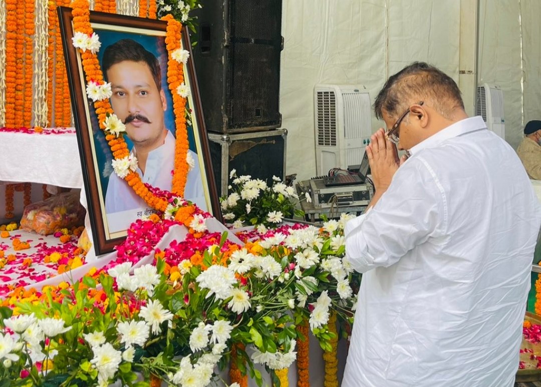 East or West!
Trace his death 💀☠️💀
We appeal <a href="/GovernorCG/">Governor Chhattisgarh</a> <a href="/ChhattisgarhCMO/">CMO Chhattisgarh</a> <a href="/TS_SinghDeo/">T S Singhdeo</a> <a href="/amitjogi/">𝐀𝐦𝐢𝐭 𝐀𝐣𝐢𝐭 𝐉𝐨𝐠𝐢</a> <a href="/Chandrakar_Ajay/">Ajay Chandrakar</a> @CG_Police <a href="/IpsDangi/">Dr. Ratan Lal Dangi,IPS (PMG)</a> <a href="/PoliceBilaspur/">BILASPUR POLICE CHHATTISGARH</a> <a href="/PoliceBilaspur/">BILASPUR POLICE CHHATTISGARH</a> <a href="/RailMinIndia/">Ministry of Railways</a> to arrive at conclusions into suspicious death of Sachin Baba aka Late Sri Birbhadra Singh Deo...