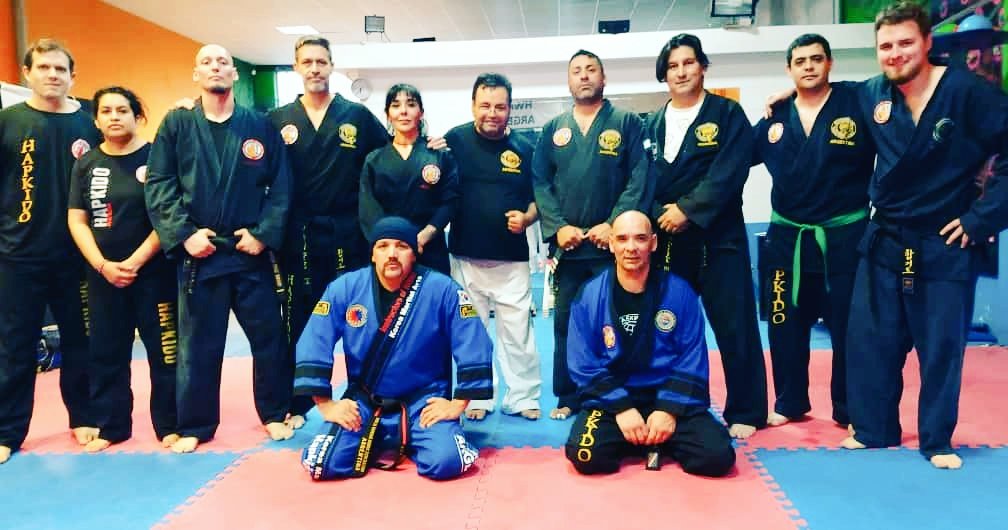 Plase1Ana's tweet photo. SEMINARIO DE HAPKIDO HWARANG, DEFENSA PERSONAL, CON EL MASTER CARLOS GOMEZ DE OLIVERA @Plase1Ana @agusdaniel @maximilianoduclos @wachichiroma @marilinquirozpaz @gregoriofernandez https://t.co/PWzU0tDjDs