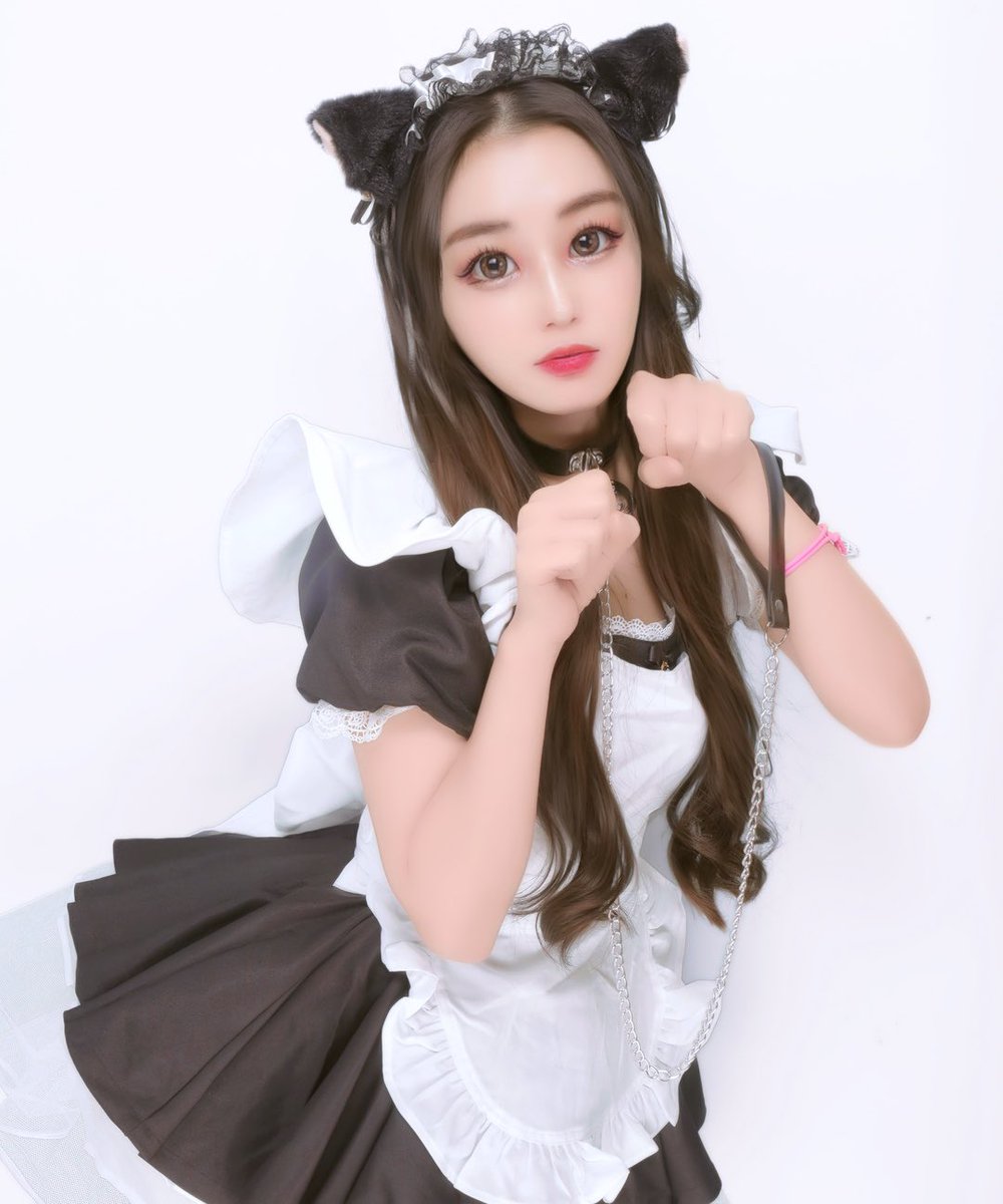 saakraa__'s tweet photo. はっぴーはろうぃーん🖤🖤🖤

#ハロウィン　#メイド https://t.co/BM00jSGL5j