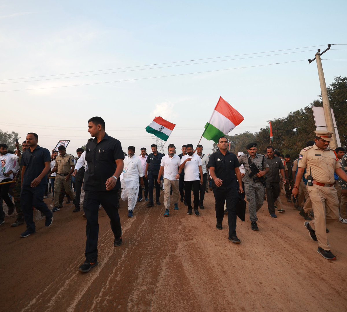 NSUIWestBengal's tweet photo. #BharatJodoYatra is driven by the values our Tricolor represents- Bravery, Truth, and Progress. https://t.co/XUXGjZnafG