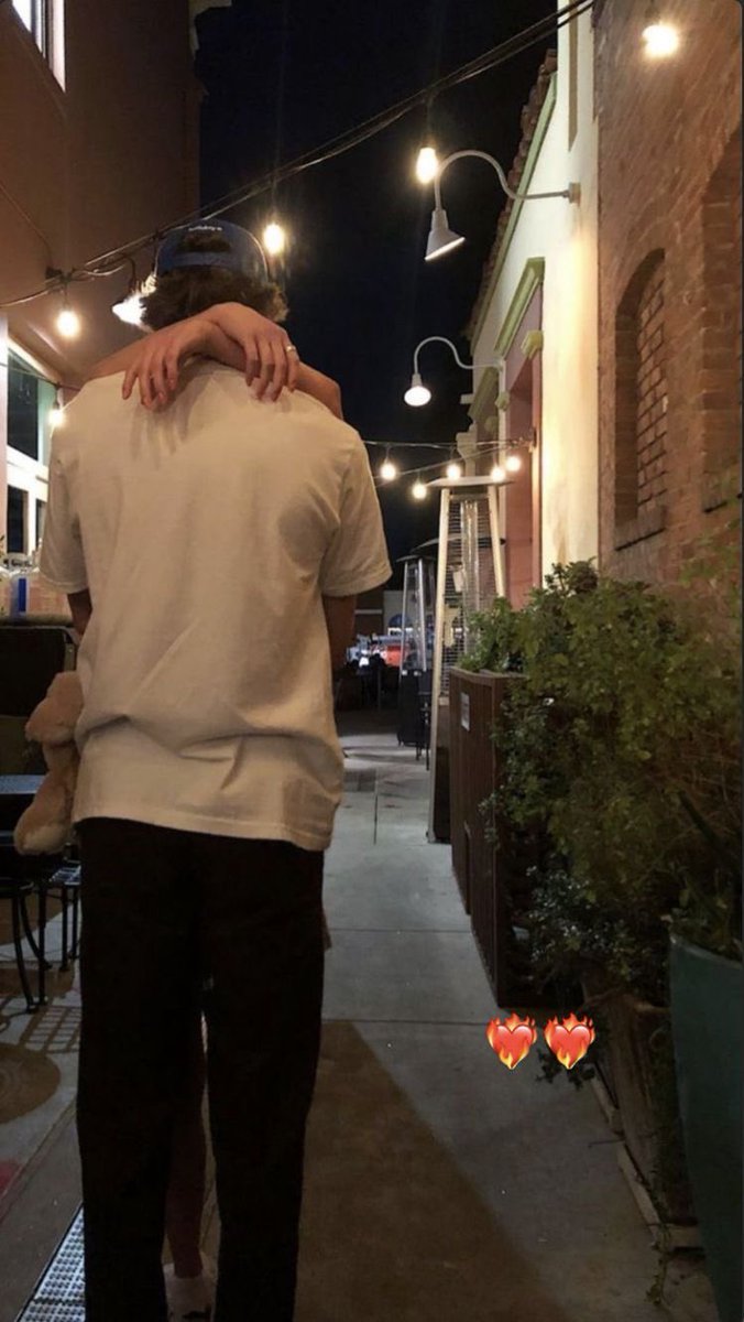 5 months!!!! 
these have been the best 5 months of my life if i'm being honest. you have showed me nothing but love and have become my safe place. there is absolutely nothing i wouldn't do for you. i cannot wait for so many more months!!! i love you with my whole entire heart 💛