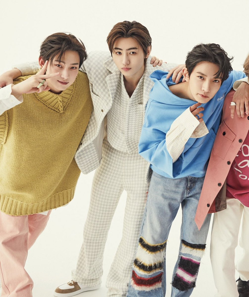 0215jaeyun's tweet photo. my little family 🤍

#MAMAVOTE #enhypen https://t.co/X3xWFojSb2