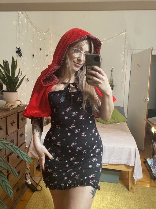 Don&rsquo;t eat me, mr. big bad wolf 🥺 https://t.co/QhMwgQ8MQ0