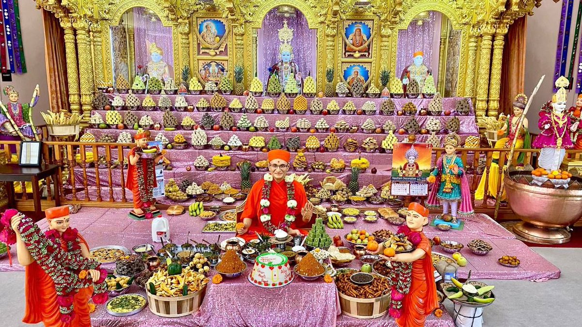 SGadiChicago's tweet photo. Diwali 2022 🪔 &amp; Hindu New Year  Celebration Annakut Darshan - Chicago Temple.

#Diwali #HinduNewYear #Celebrate
#Swaminaravan #ChicagoTemple #IllinoisMandir #Welcome #HappyNewYear #Darshan #Pray
#Family #NutanVarshAbhinandan #India
#Reels #Hindu #Culture #JaySwaminarayan
#Вара https://t.co/MJDIVXl79v