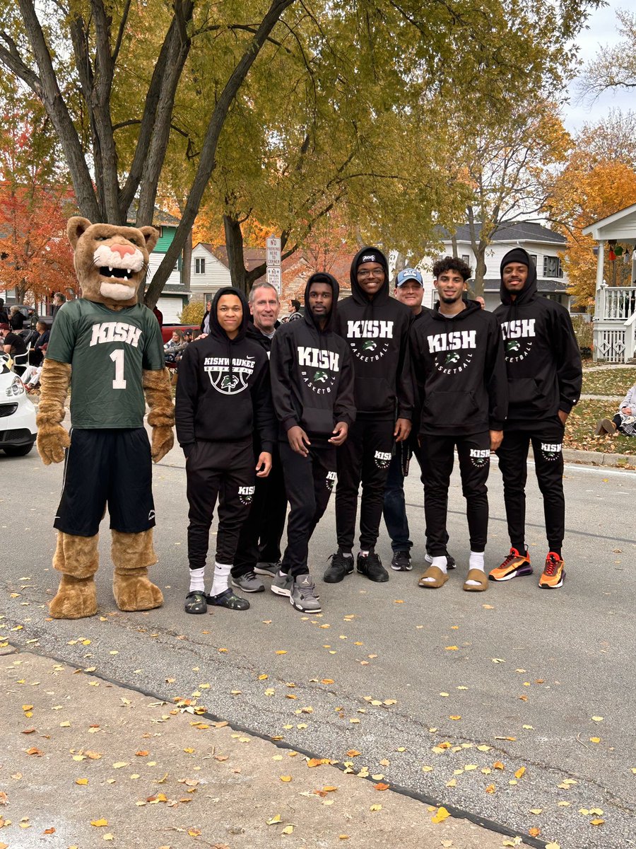 Thanks for helping rep <a href="/KishMBB/">Kishwaukee College Men's Basketball</a> in the Sycamore Pumpkin Fest Parade! Proud of you gentlemen!