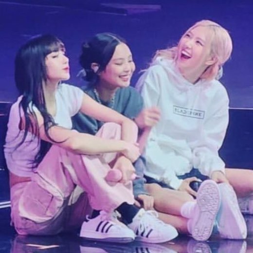 jennie’s legs stretched out are almost as long as lisa’s legs bent 😭😭