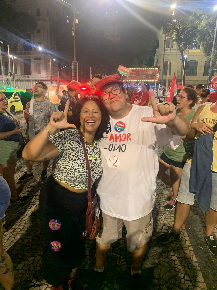 gbsobral_18's tweet photo. Que noite, que sabor. #DeuPT #LulaPresidente2022  @MottaTarcisio https://t.co/CgFd5YirwR