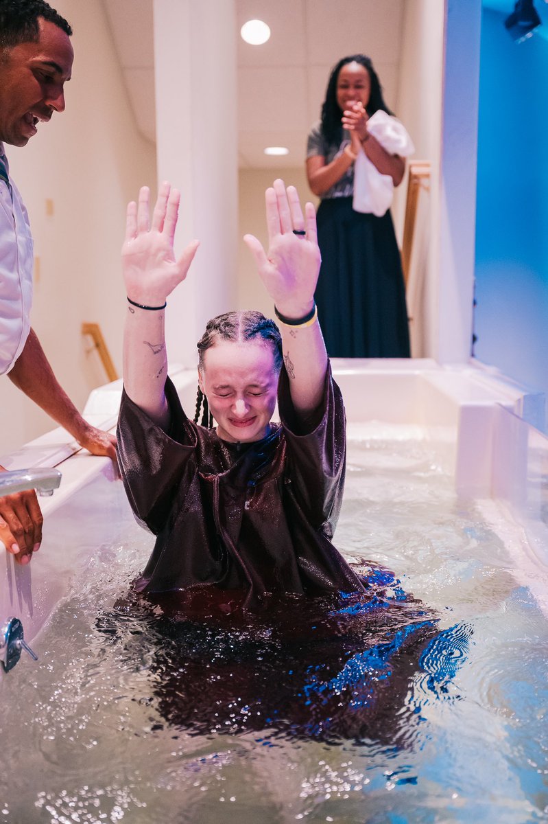 tppentecostals's tweet photo. God filled the room at our TPP Night of Worship! 🎶 We celebrate with one baptized in Jesus name and another received the Gift of the Holy Ghost! 

“When the praises go up 🙌🏻, the glory comes down 🙏🏽 “- @JaredRArango https://t.co/PQzocUav5D
