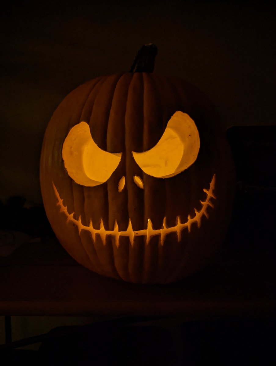 DubChristo's tweet photo. Pretty on point with the carving this year. #nightmarebeforechristmas #Disney https://t.co/Muxh2gOSsl