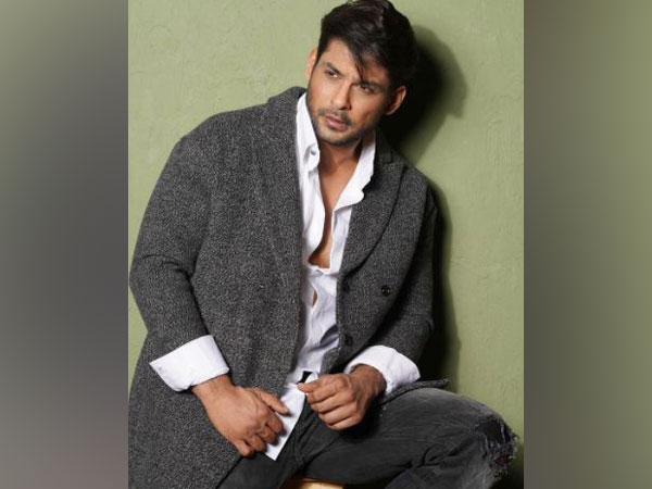 When people start poking & degrading you below the belt, Be silent because they accepted that you are way above their reach 😉 Good morning @sidharth_shukla bhai & #Sidheart