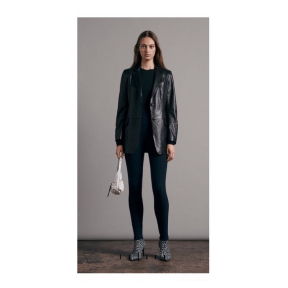 andinfinity's tweet photo. So good I had to share! Check out all the items I'm loving on @Poshmarkapp #poshmark #fashion #style #shopmycloset #freepeople #lunya #ragbone: https://t.co/bOATle7CEt https://t.co/dIBUnXQUiI