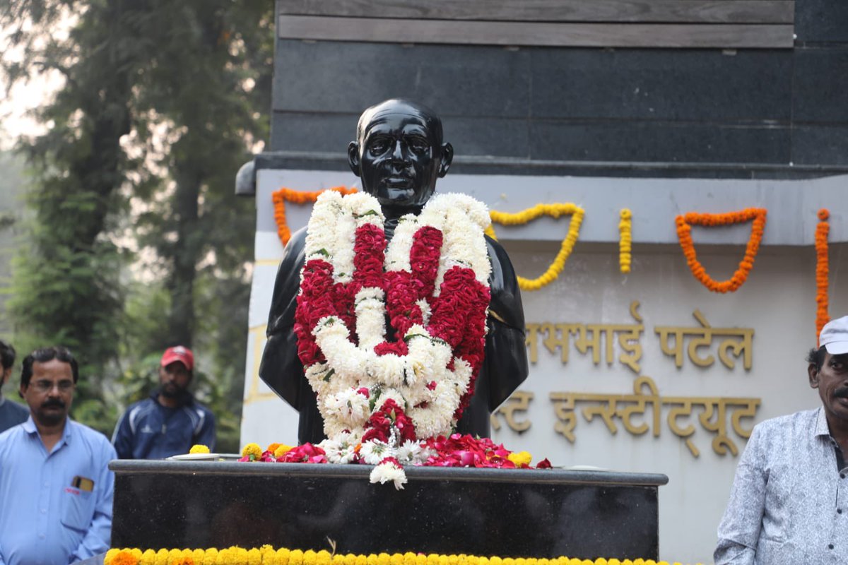 Sardar Patel is an icon who lives in the heart of every Indian. His life is an inspiration for all of us. Paid floral tributes to Sardar Patel’s statue at the Vallabhbhai Patel Chest Institute ahead of the #RashtriyaEktaDiwas programme today morning at @UnivofDelhi.