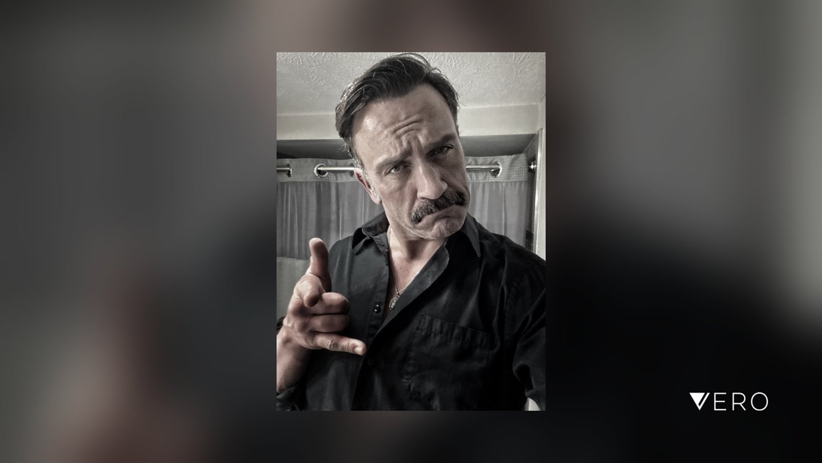 thejeffbosley's tweet photo. Look at this guido-looking, #OmniMan wannabe, dude right here. He’ll sell you some watches in a dark alley and charge you extra for the bands. 
.
#ConsiderQuitting 
#BurnTheBoats
#BosleyRanch #JBKingdom 
#Cowboy
#GreenBeret
#Firef… https://t.co/l7GrVhCYMq https://t.co/AnStxAM75a