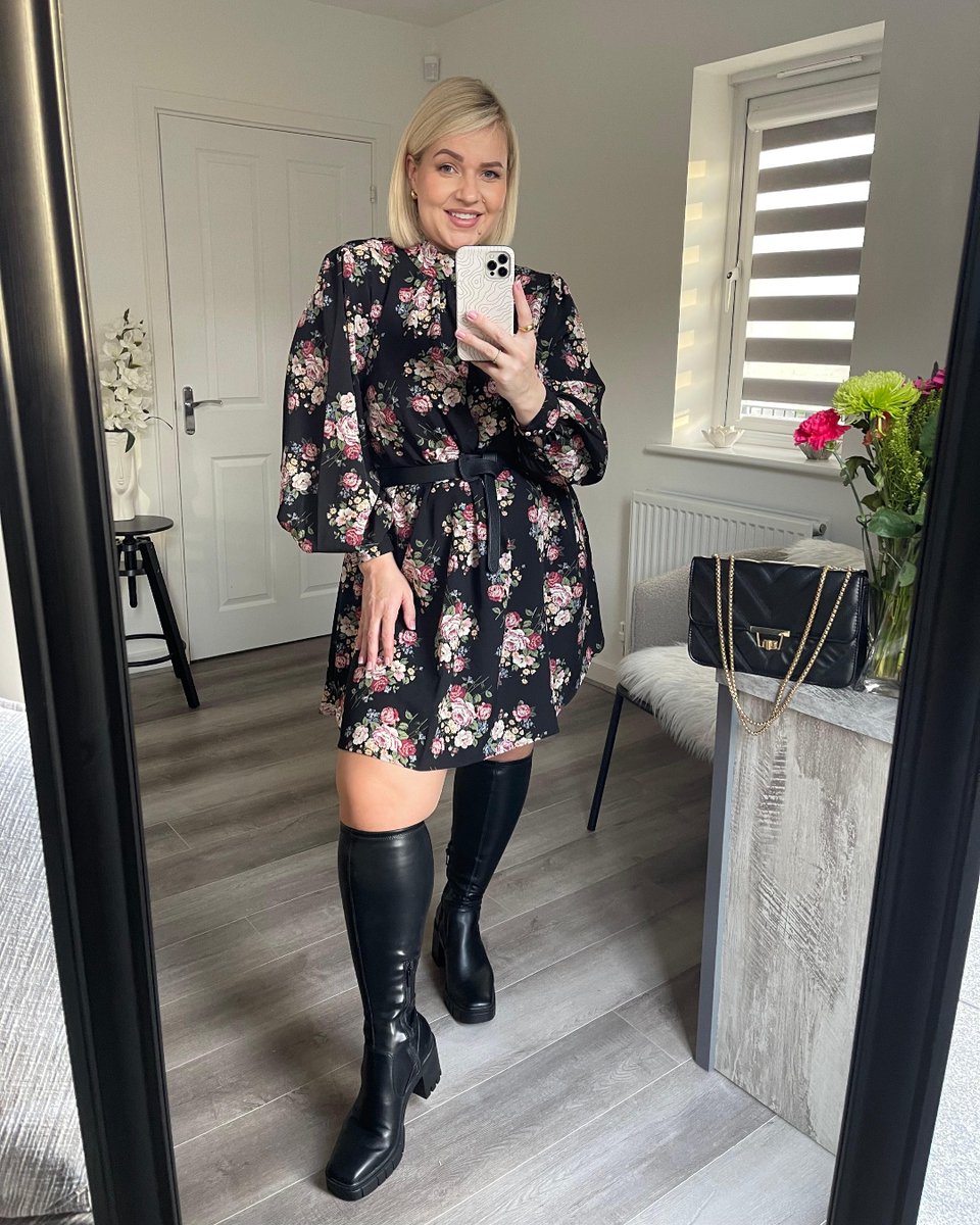 Jess Millichamp latest A/W collection is selling fast🙌 Kris styling her favourite dress from the collection the 'Black Floral High Neck Mini Swing Dress'🌸💗 Head to our site or app now to get your fave looks from the collection📲